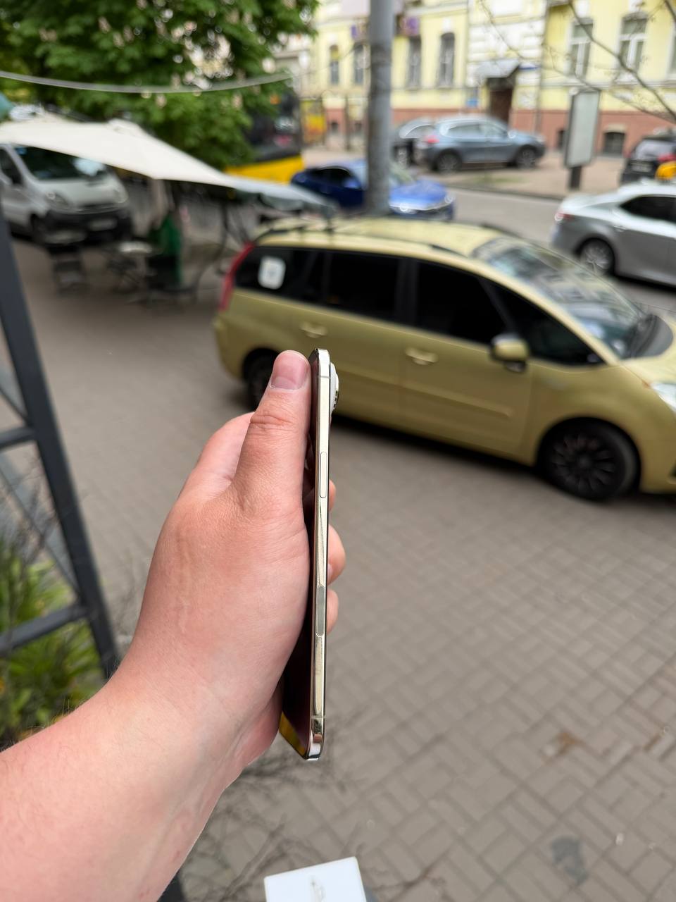 Б/В Apple iPhone Air 512GB Light Gold 5 Б/В Apple iPhone Air 512GB Light Gold — изображение 5
