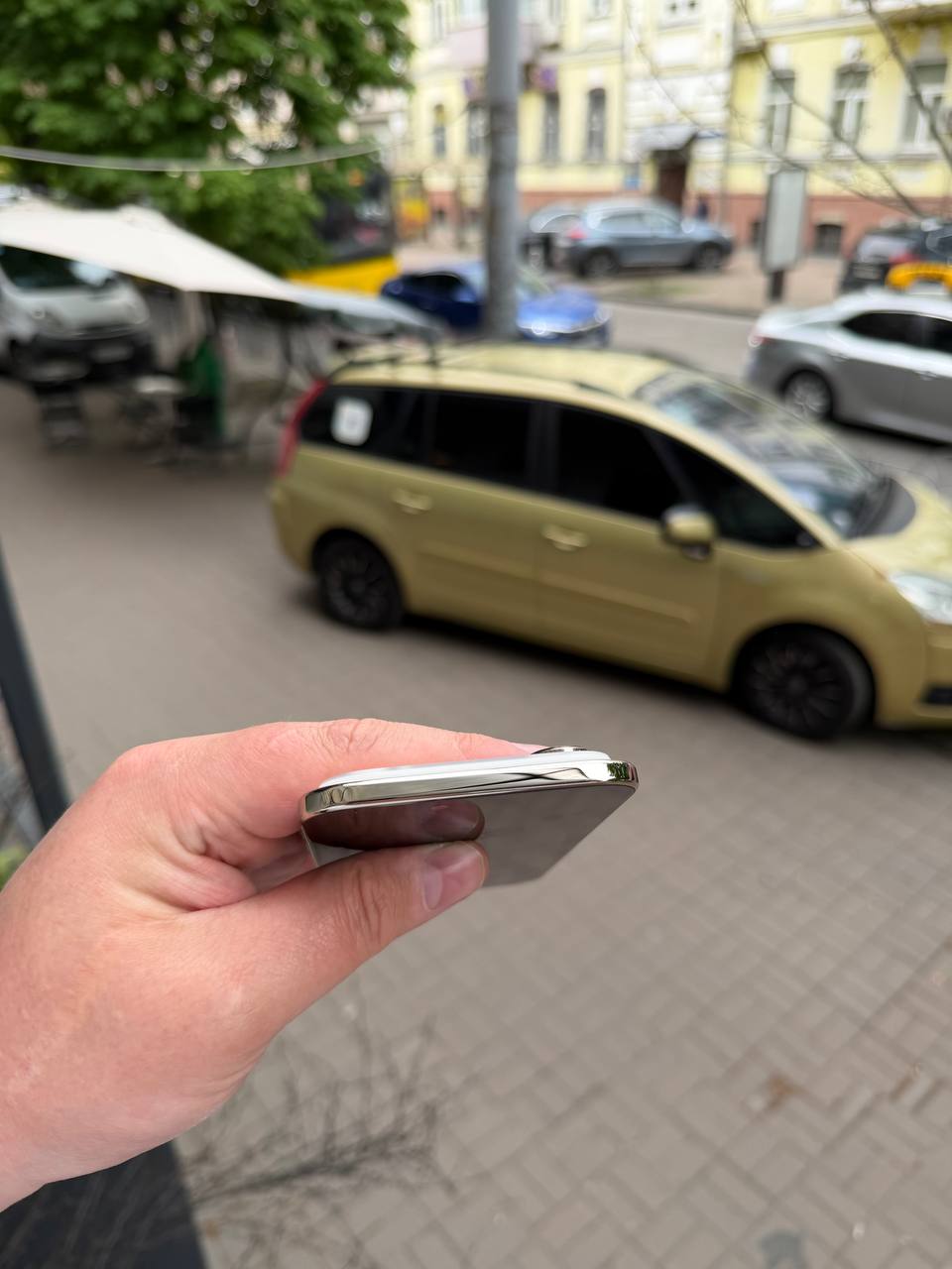 Б/В Apple iPhone Air 512GB Light Gold 6 Б/В Apple iPhone Air 512GB Light Gold — изображение 6