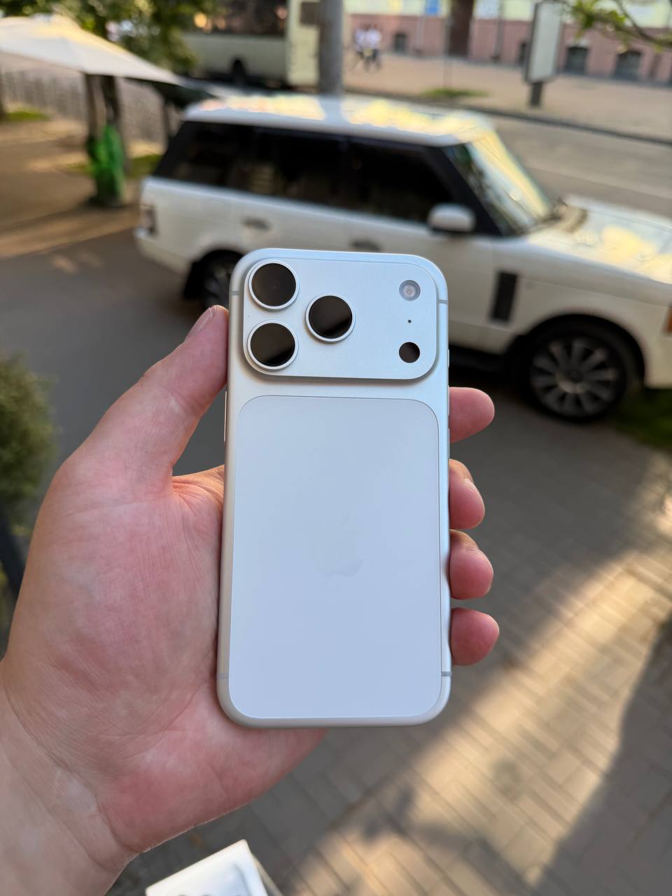 Б/В Apple iPhone 17 Pro 512gb eSim Silver — изображение 2