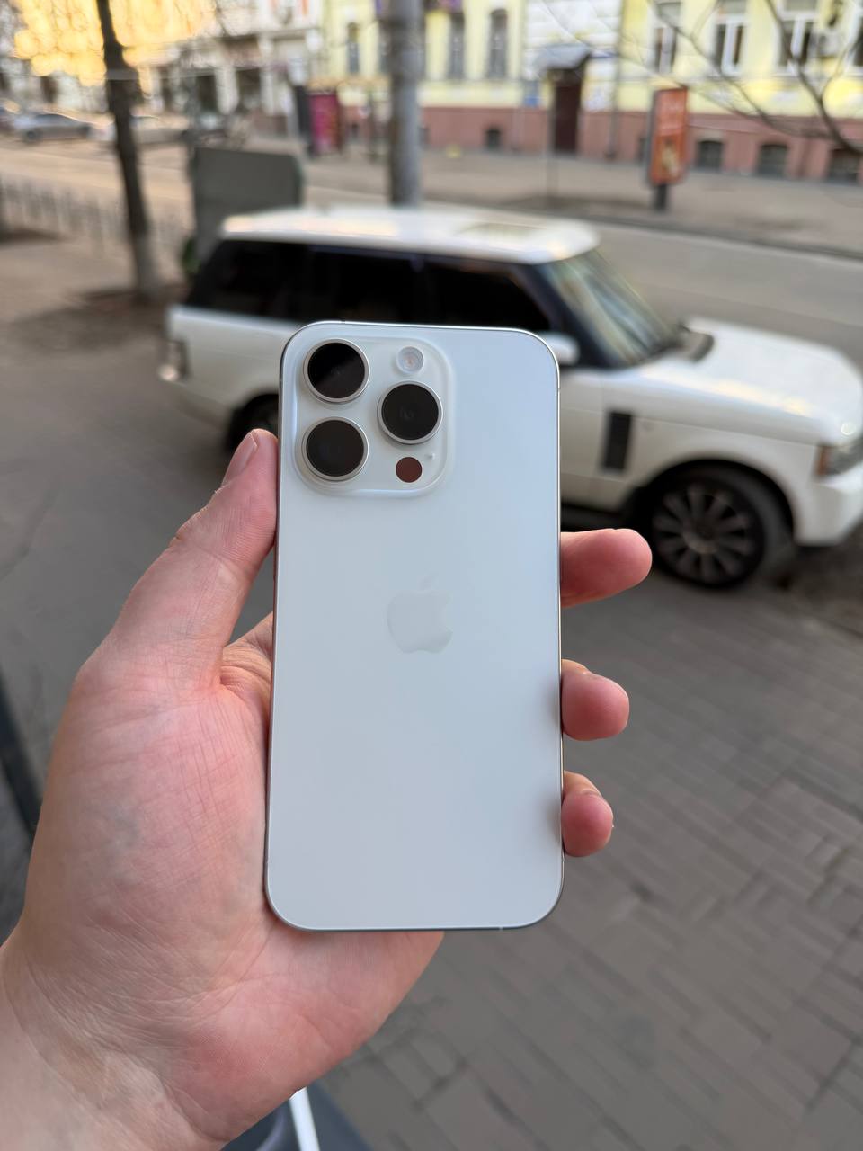 Б/В iPhone 15 Pro 128GB White Titanium - Зображення 2