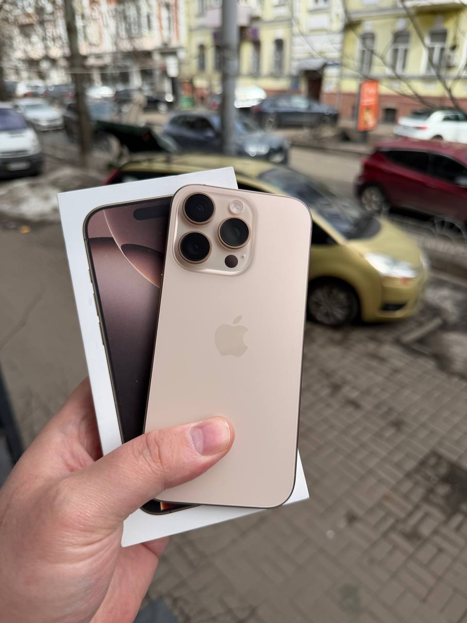 Б/В iPhone 16 Pro 512GB Desert Titanium 1 Б/В iPhone 16 Pro 512GB Desert Titanium