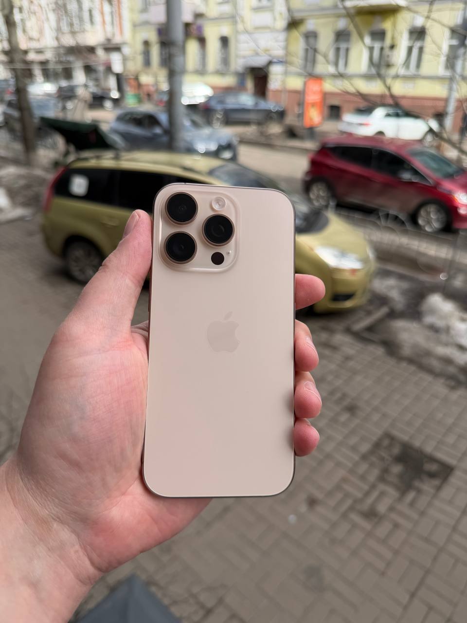 Б/В iPhone 16 Pro 512GB Desert Titanium 2 Б/В iPhone 16 Pro 512GB Desert Titanium — изображение 2
